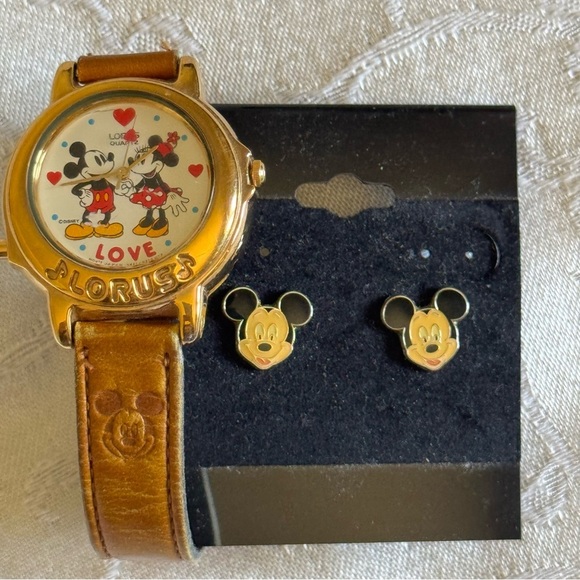 Vintage Lorus Musical Quartz Mickey & Minnie Mouse Wristwatch And Earrings - Picture 3 of 12